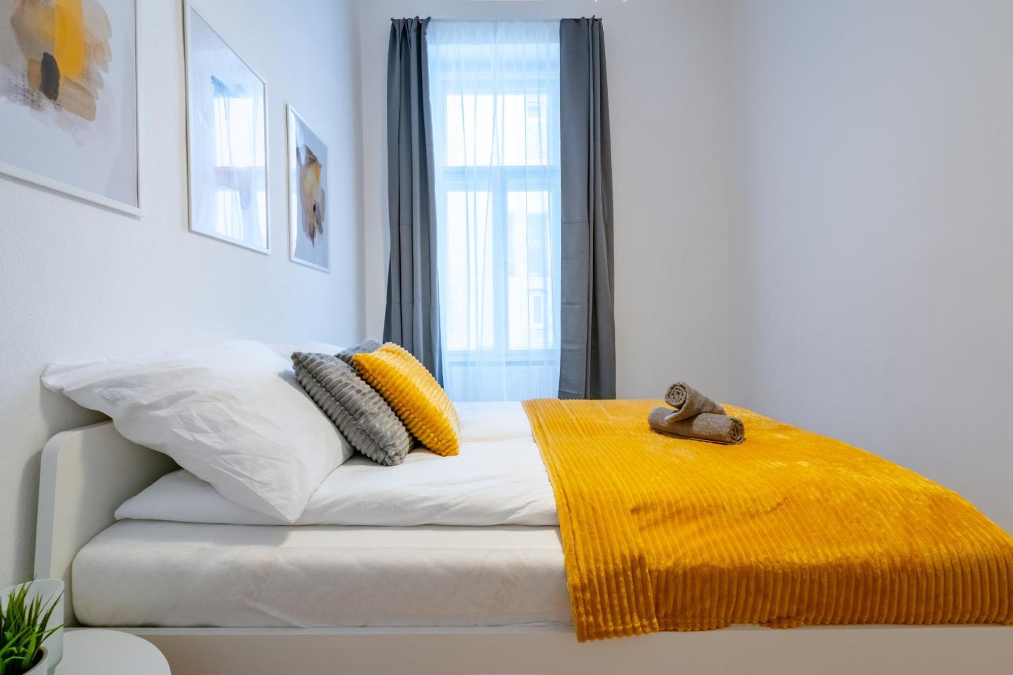 Wave - 3 Bedroom Apt In Center — Photos 3